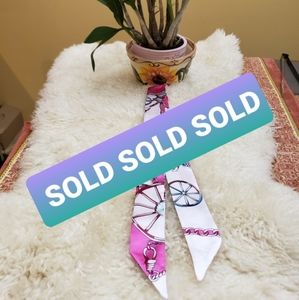 🎀🎀Silk scarf🎀🎀